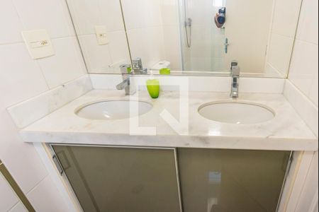 Apartamento à venda com 128m², 3 quartos e 2 vagasBanheiro do Quarto 3