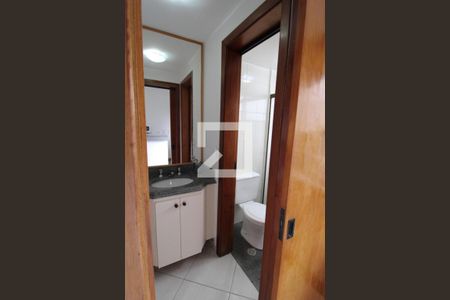 Banheiro de apartamento para alugar com 1 quarto, 30m² em Vila Suzana, São Paulo