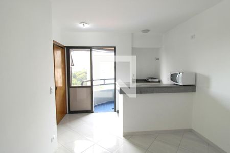 Sala/Cozinha de apartamento para alugar com 1 quarto, 30m² em Vila Suzana, São Paulo