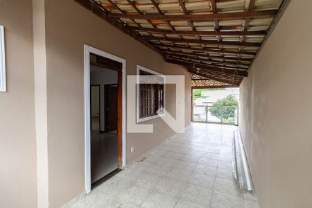 Varanda da sala 2 de casa para alugar com 6 quartos, 338m² em Venda Nova, Belo Horizonte