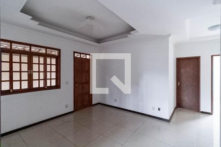 Sala 2 de casa para alugar com 6 quartos, 338m² em Venda Nova, Belo Horizonte