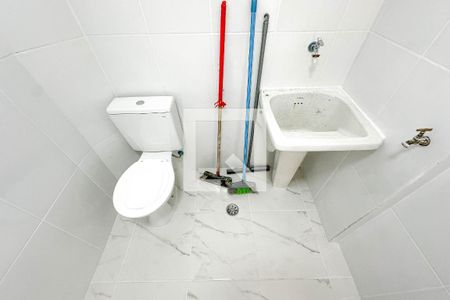 Apartamento à venda com 50m², 2 quartos e sem vaga Apartamento à venda com 50m², 2 quartos e sem vagaBanheiro e Área de Serviço