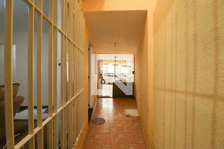 Casa à venda com 180m², 2 quartos e 2 vagasEntrada