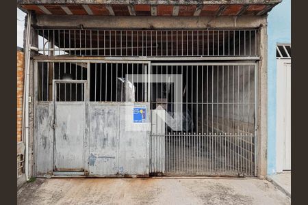 Casa à venda com 172m², 2 quartos e 4 vagasFachada com Plaquinha