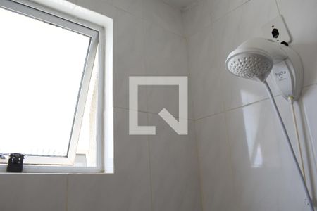 Banheiro suíte  de apartamento para alugar com 2 quartos, 62m² em Campo Comprido, Curitiba