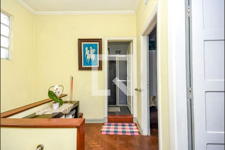 Casa à venda com 181m², 3 quartos e 2 vagas Casa à venda com 181m², 3 quartos e 2 vagasCorredor