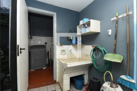 Casa à venda com 181m², 3 quartos e 2 vagas Casa à venda com 181m², 3 quartos e 2 vagasÁrea de Serviço