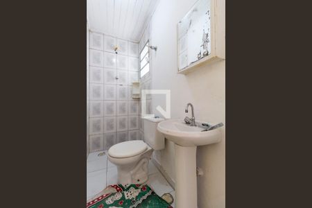 Banheiro de casa para alugar com 2 quartos, 70m² em Jardim Santa Maria, São Paulo