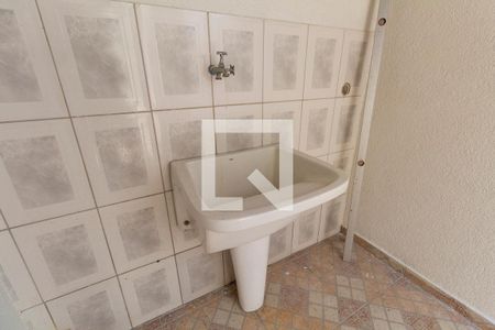 Área de Serviço de casa para alugar com 2 quartos, 70m² em Jardim Santa Maria, São Paulo