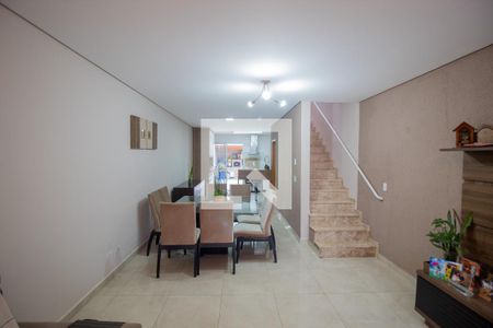 Sala de Estar  de casa à venda com 3 quartos, 150m² em Vila Gea, São Paulo