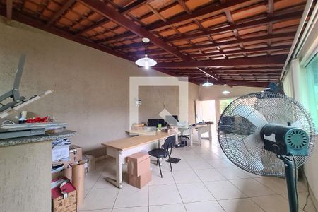 Casa à venda com 190m², 3 quartos e 2 vagasÁrea comum - Salão de festas