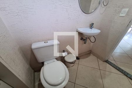 Casa à venda com 190m², 3 quartos e 2 vagasBanheiro do salão de festa