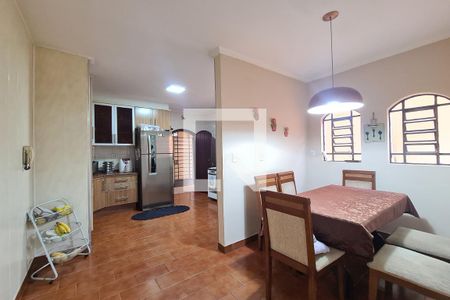 Casa à venda com 190m², 3 quartos e 2 vagasSala de jantar