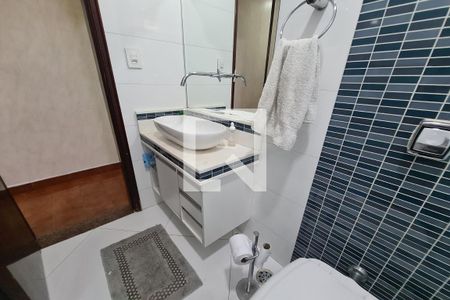 Casa à venda com 190m², 3 quartos e 2 vagasBanheiro