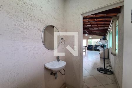 Casa à venda com 190m², 3 quartos e 2 vagasBanheiro do salão de festa