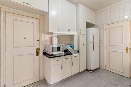 Apartamento à venda com 209m², 3 quartos e 2 vagas Apartamento à venda com 209m², 3 quartos e 2 vagasCozinha