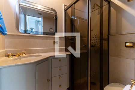 Apartamento à venda com 209m², 3 quartos e 2 vagas Apartamento à venda com 209m², 3 quartos e 2 vagasSuíte 1 - Banheiro 1