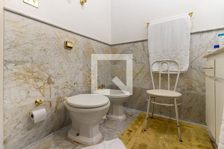 Apartamento à venda com 209m², 3 quartos e 2 vagas Apartamento à venda com 209m², 3 quartos e 2 vagasBanheiro Social