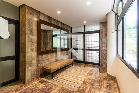 Apartamento à venda com 209m², 3 quartos e 2 vagas Apartamento à venda com 209m², 3 quartos e 2 vagasÁrea Comum - Hall de Entrada