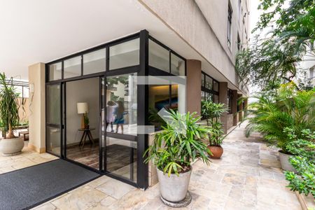 Apartamento à venda com 209m², 3 quartos e 2 vagas Apartamento à venda com 209m², 3 quartos e 2 vagasÁrea Comum - Hall de Entrada