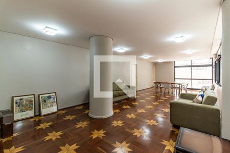 Apartamento à venda com 209m², 3 quartos e 2 vagas Apartamento à venda com 209m², 3 quartos e 2 vagasÁrea Comum - Salão de Festas