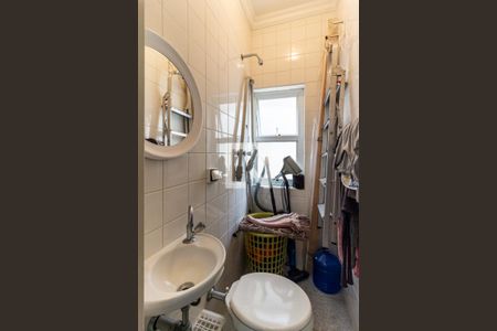 Apartamento à venda com 209m², 3 quartos e 2 vagas Apartamento à venda com 209m², 3 quartos e 2 vagasBanheiro de Serviço