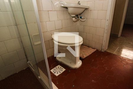 Banheiro de apartamento à venda com 1 quarto, 32m² em Farroupilha, Porto Alegre