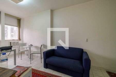 Sala de apartamento para alugar com 1 quarto, 40m² em Barra da Tijuca, Rio de Janeiro