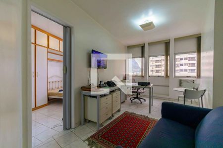 Sala de apartamento para alugar com 1 quarto, 40m² em Barra da Tijuca, Rio de Janeiro
