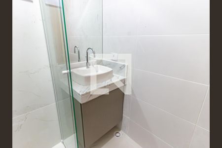 Banheiro de apartamento para alugar com 1 quarto, 0m² em Vila Bertioga, São Paulo