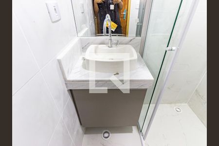Banheiro de apartamento para alugar com 1 quarto, 30m² em Vila Bertioga, São Paulo