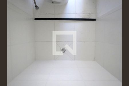 Banheiro de apartamento para alugar com 1 quarto, 17m² em Vila Guedes, São Paulo