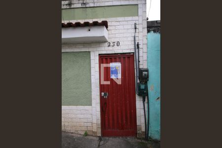 Adesivo de casa para alugar com 2 quartos, 65m² em Brás de Pina, Rio de Janeiro