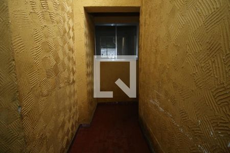 Hall de entrada de casa para alugar com 2 quartos, 65m² em Brás de Pina, Rio de Janeiro