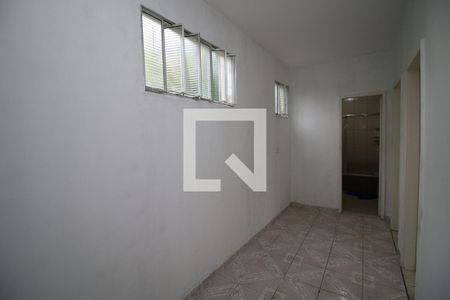 Sala de estar de casa para alugar com 2 quartos, 60m² em Brás de Pina, Rio de Janeiro