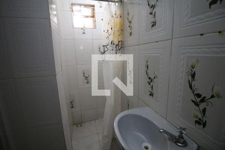Banheiro de casa para alugar com 1 quarto, 45m² em Brás de Pina, Rio de Janeiro