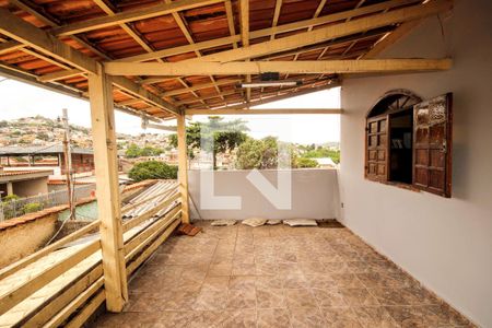 Casa à venda com 420m², 5 quartos e 3 vagasVaranda