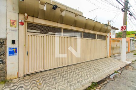 Casa à venda com 210m², 4 quartos e 4 vagasFachada