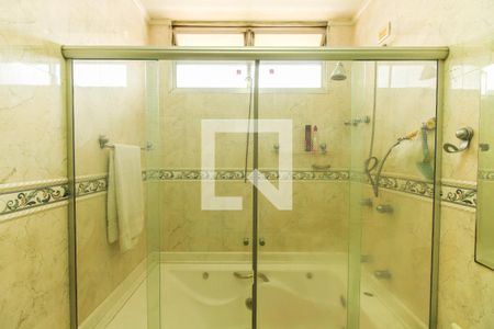 Casa à venda com 210m², 4 quartos e 4 vagasBanheiro da Suíte