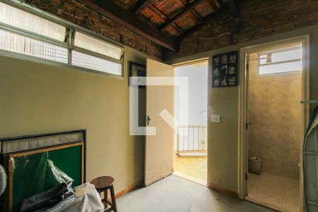 Casa à venda com 210m², 4 quartos e 4 vagasQuarto de Serviço