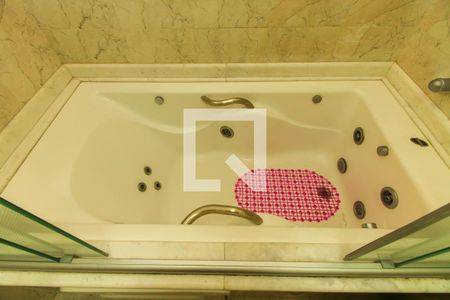 Casa à venda com 210m², 4 quartos e 4 vagasBanheiro da Suíte