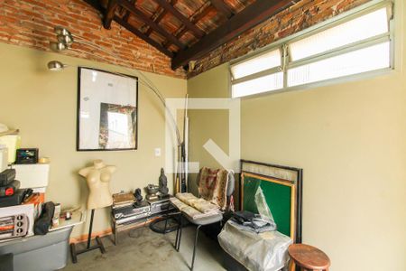 Casa à venda com 210m², 4 quartos e 4 vagasQuarto de Serviço