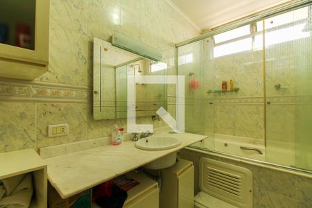 Casa à venda com 210m², 4 quartos e 4 vagasBanheiro Social 1