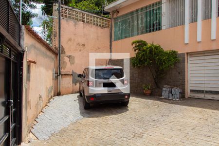 Casa à venda com 360m², 5 quartos e 4 vagas Casa à venda com 360m², 5 quartos e 4 vagasÁREA EXTERNA