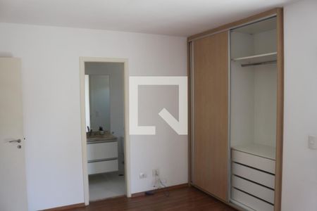 Suíte de apartamento para alugar com 3 quartos, 107m² em Santo Antônio, São Caetano do Sul