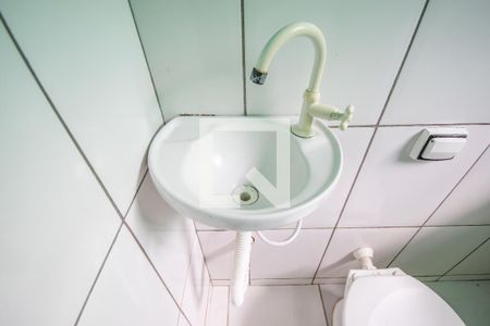 Banheiro de casa para alugar com 1 quarto, 50m² em Km 18, Osasco