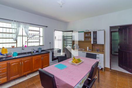 Casa à venda com 138m², 2 quartos e 2 vagasCozinha