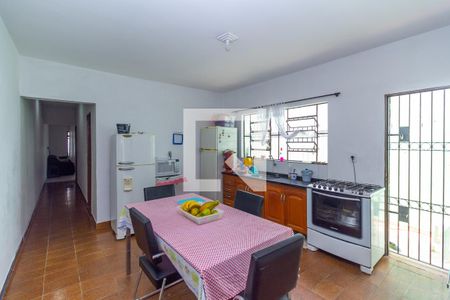 Casa à venda com 138m², 2 quartos e 2 vagasCozinha