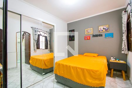 Casa à venda com 300m², 4 quartos e 12 vagas Casa à venda com 300m², 4 quartos e 12 vagasQuarto 3 - Suíte