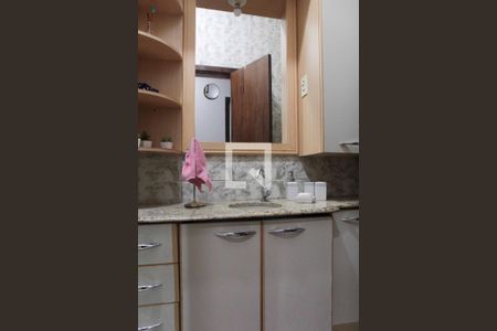 Casa à venda com 157m², 3 quartos e 2 vagasBanheiro Social